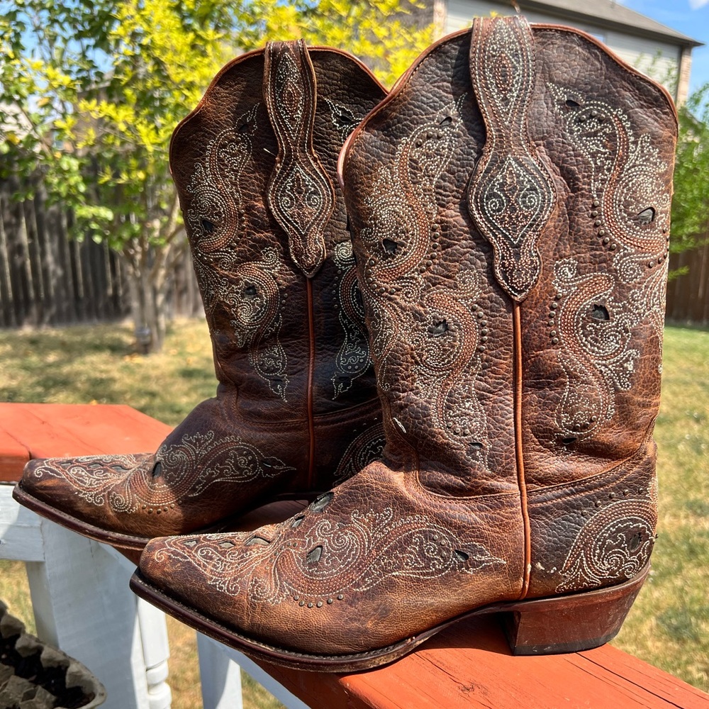 SHYANNE WOMEN'S ISABELLE INLAY STUD WESTERN BOOTS - SNIP TOE